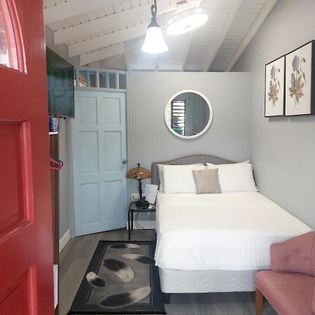 Carmen'S Cozy Studio Apartment บริดจ์ทาวน์ ภายนอก รูปภาพ