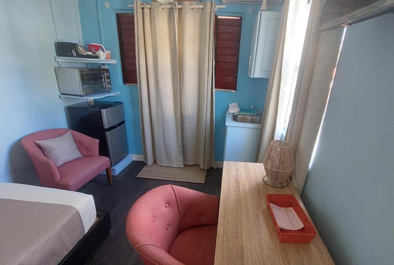 Carmen'S Cozy Studio Apartment บริดจ์ทาวน์ ภายนอก รูปภาพ